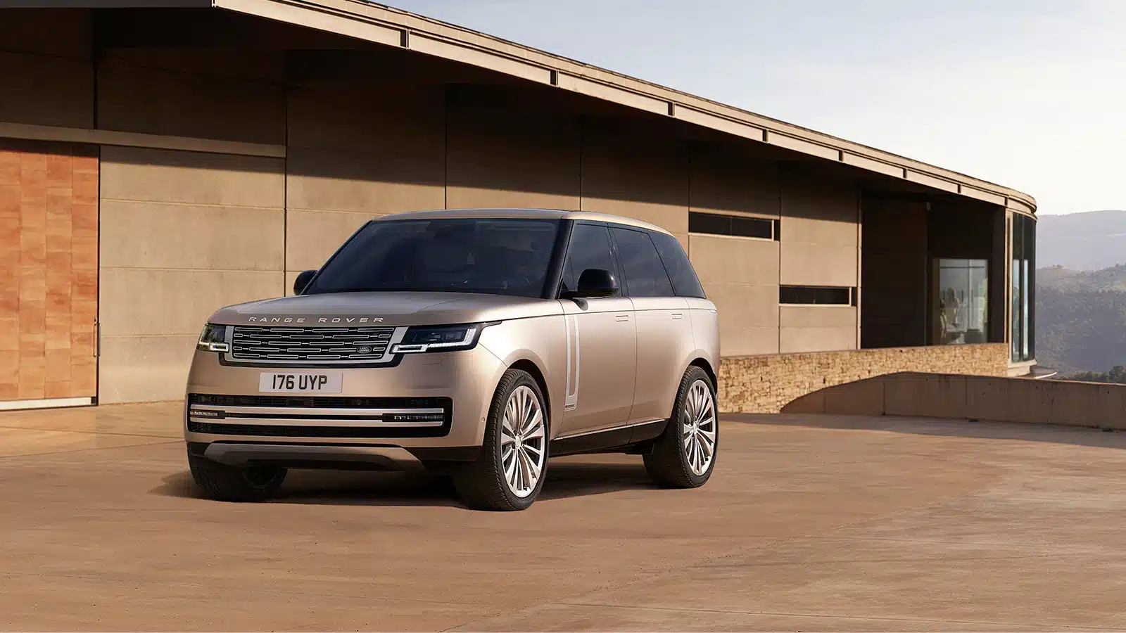 Do the New Range Rover's Luxury SUVs Outperform Tesla?