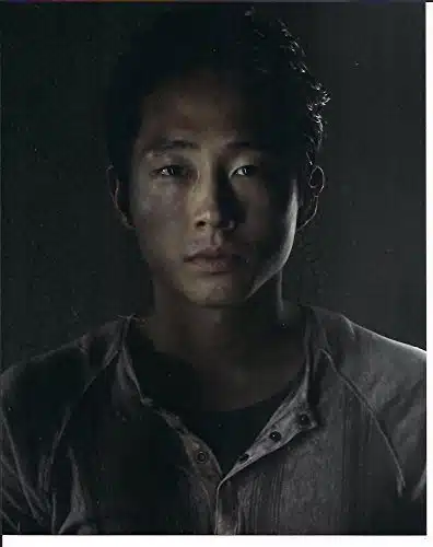 The Walking Dead Steven Yeun as Glenn Rhee Close Up x Photo